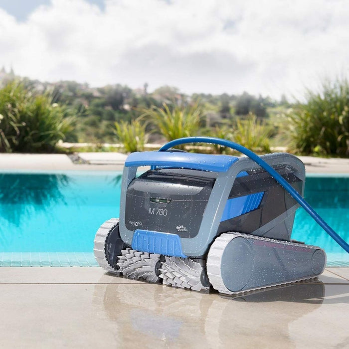 Poolroboter Dolphin M700 mit Caddy, Kombi-Bürsten grau